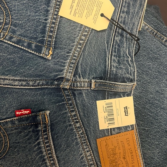 Levi's® Premium
HIGH LOOSE TAPER WOMEN'S JEANS. Medium indigo wash 27/29 - Picture 5 of 9